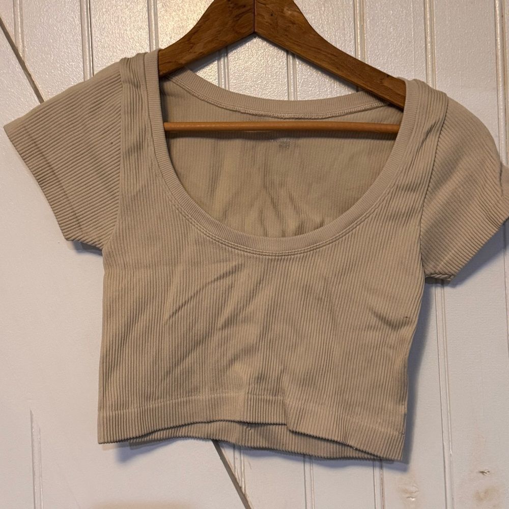 XS OFFLINE BY AERIE RIBBED SEAMLESS SIDEWALK CROP TOP T-SHIRT Tan
